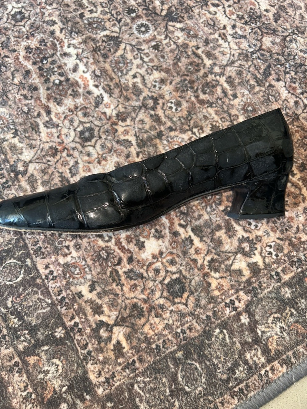 Vintage Stuart Weitzman Black Croc-Embossed Pointed Flats - Patent Finish - Picture 2 of 5